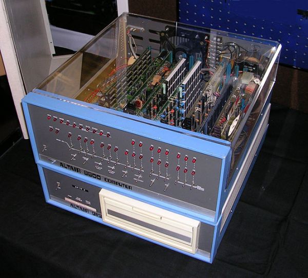 Altair 8800 Computer with 8 inch floppy disk system 사용자 삽입 이미지